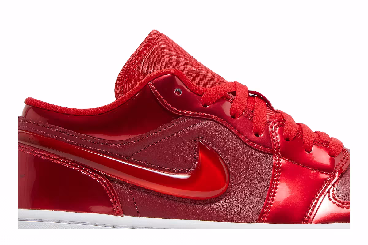 Women's Air Jordan 1 Low SE Pomegranate, view 3