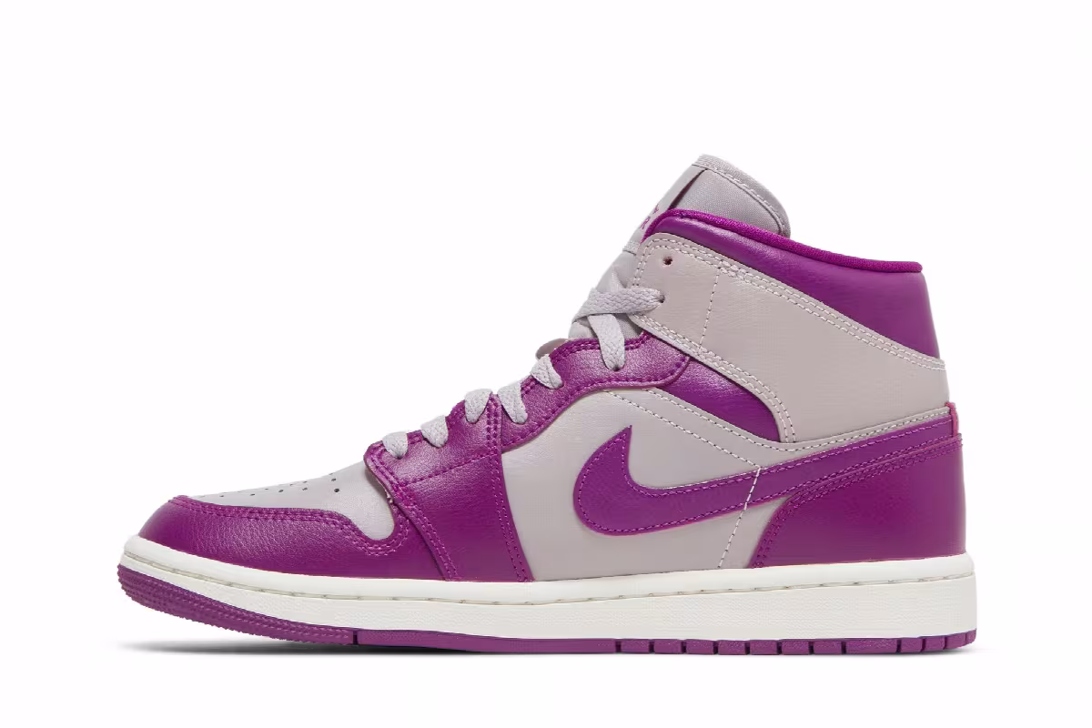 Women's Air Jordan 1 Mid Magenta, view 4