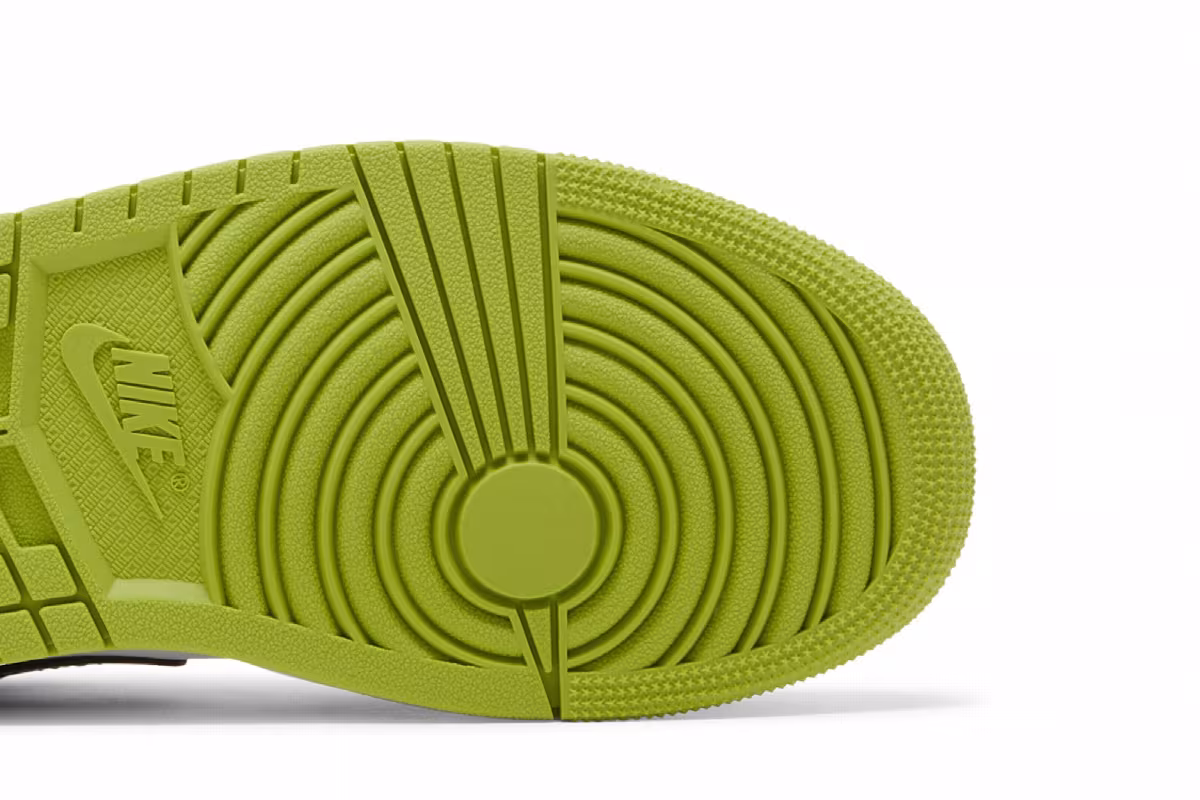 Women's Air Jordan 1 Low SE Vivid Green Snakeskin, view 6