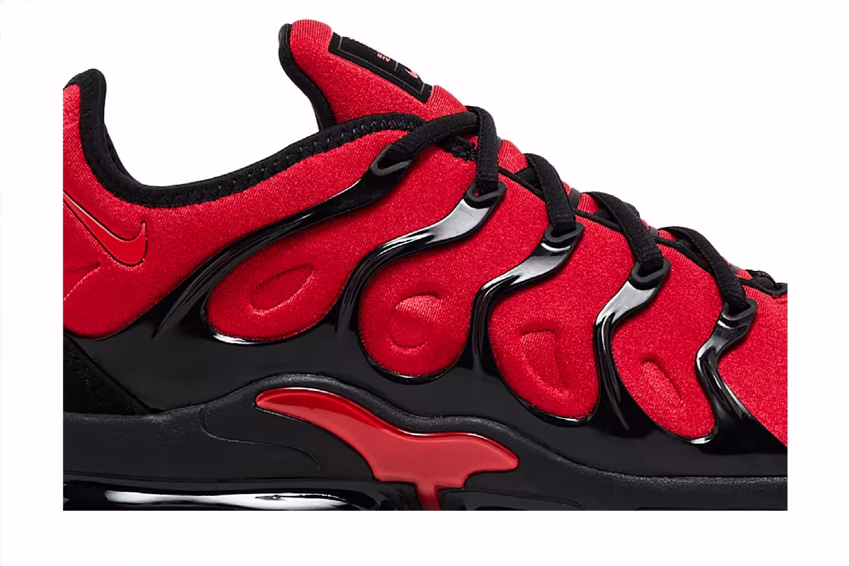 Nike Air VaporMax Plus University Red 2024, view 3
