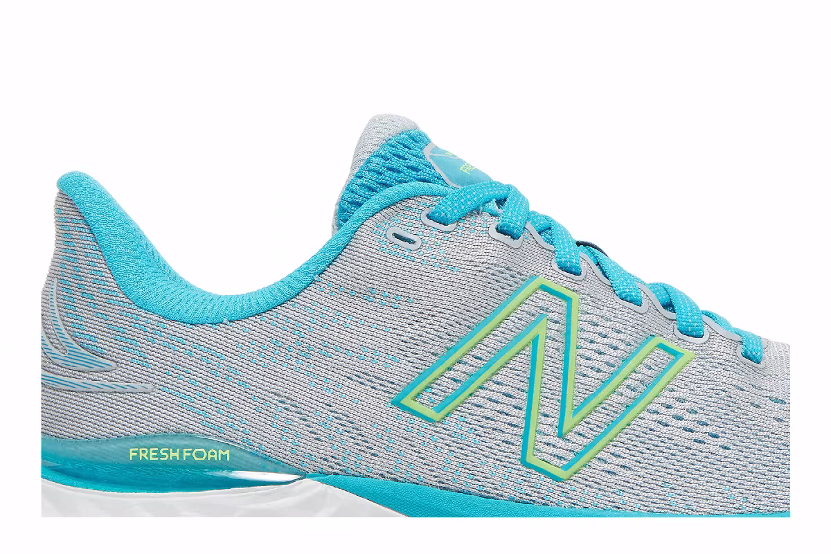 New Balance Women's Fresh Foam 880v11 Light Cyclone Virtual Sky, view 3