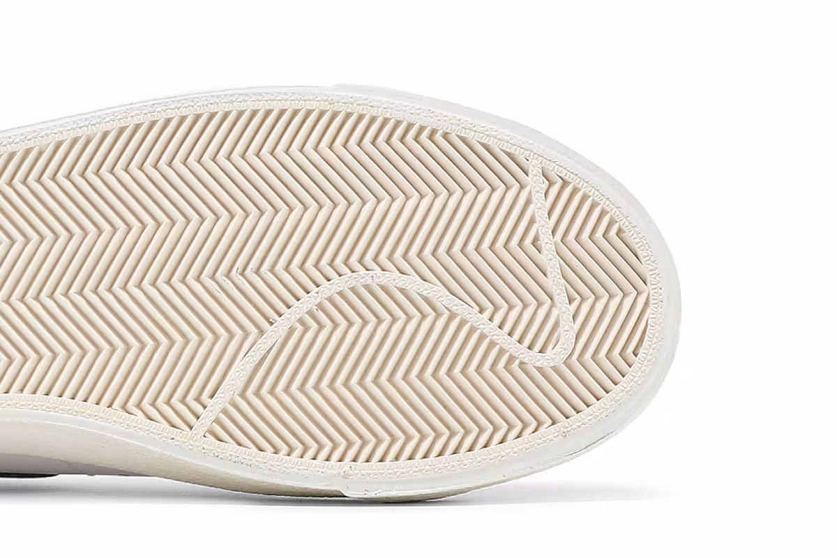 Nike Men's Blazer Low White Black, view 6
