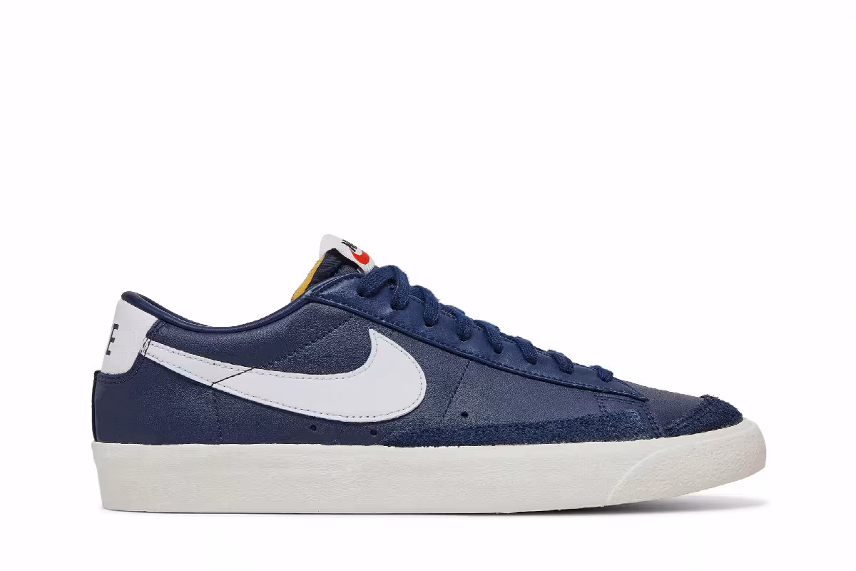 Nike Blazer Low Midnight Navy, view 2