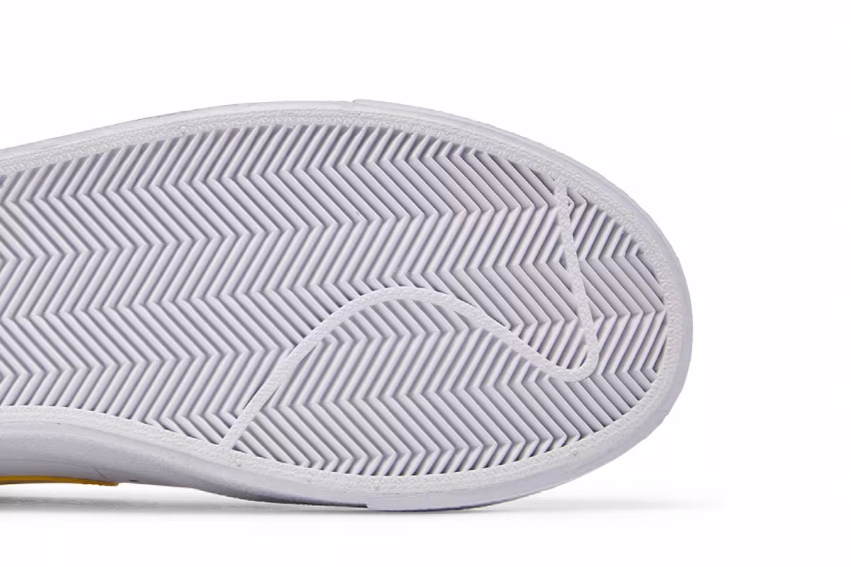 Nike Blazer Mid White Lemon Wash, view 6
