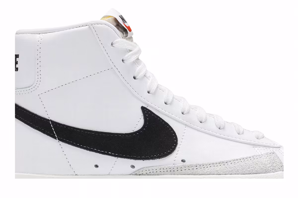 Nike Women's Blazer Mid 77 Vintage White Black, view 3