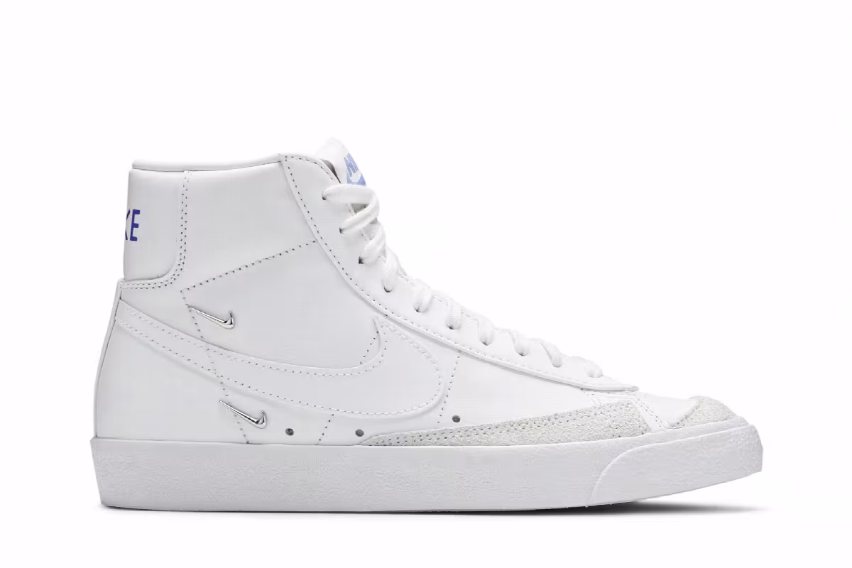 Nike Women's Blazer Mid Sisterhood - White Metallic Silver, view 2