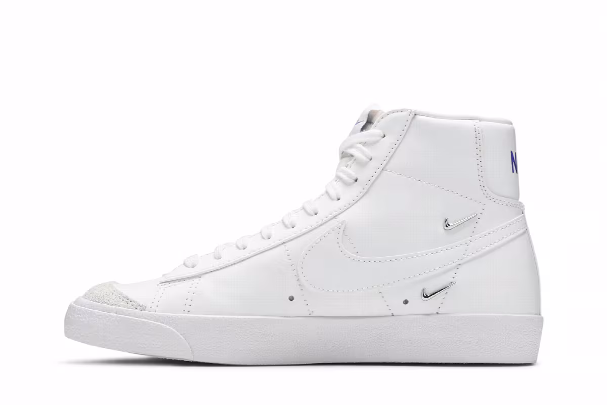 Nike Women's Blazer Mid Sisterhood - White Metallic Silver, view 4