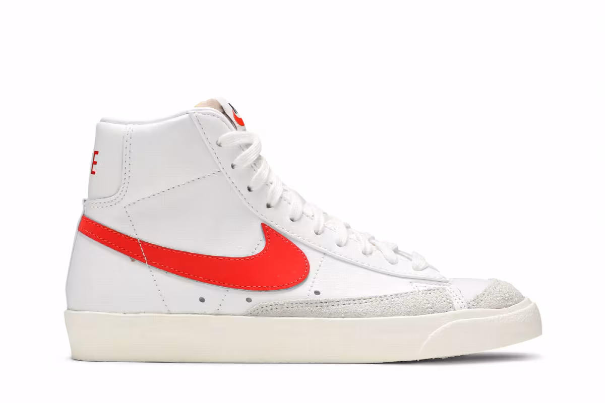 Nike Women's Blazer Crimson, view 2