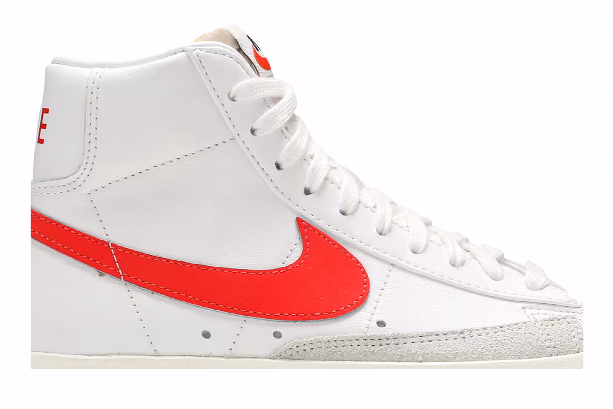 Nike Women's Blazer Crimson, view 3