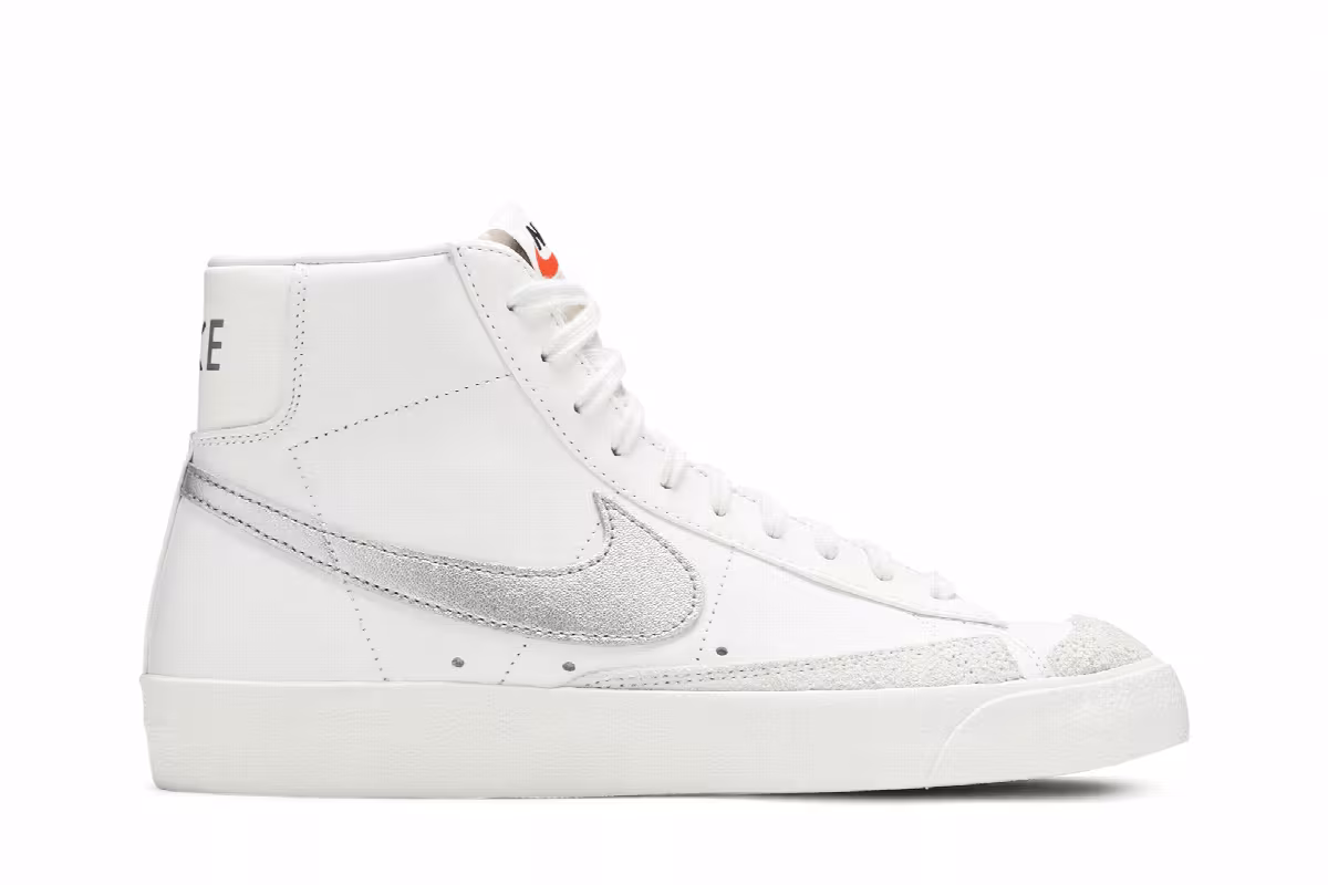 Nike Women's Blazer Mid Summit White, view 2