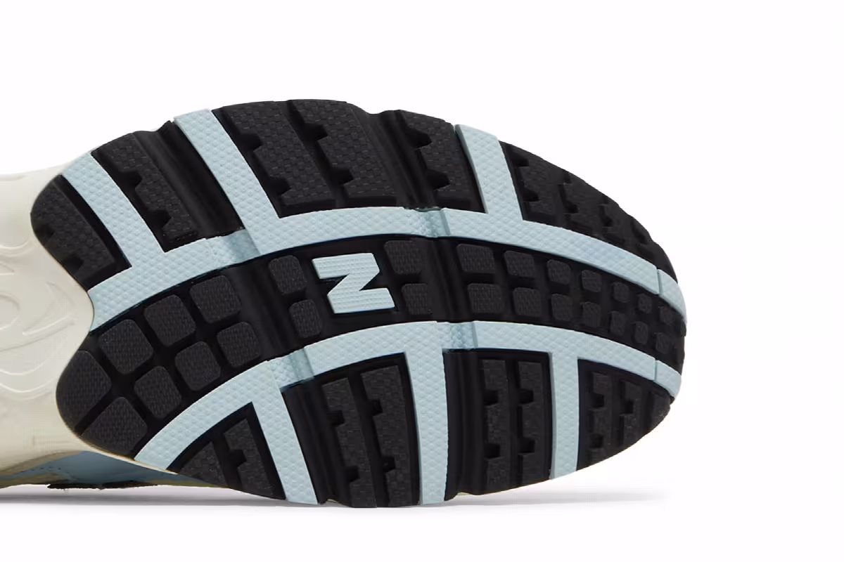 Naked x New Balance 725 Community Pack, view 6