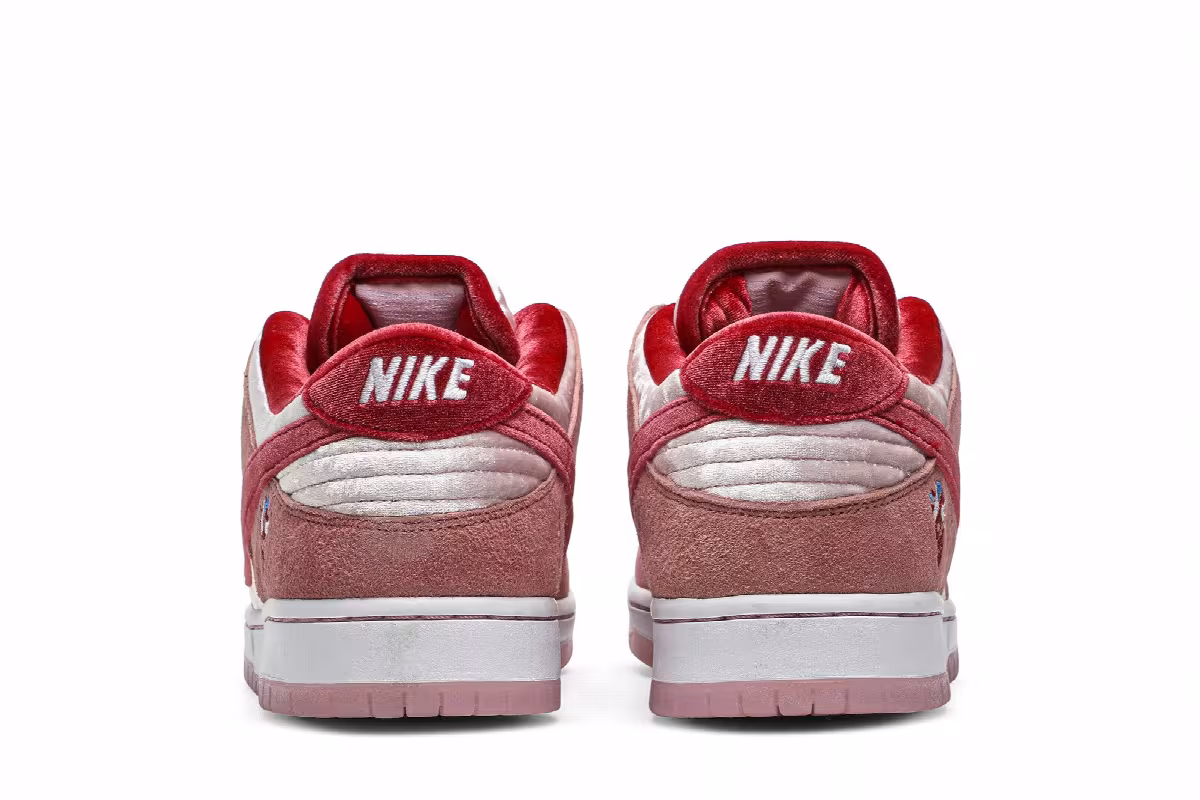 StrangeLove x Nike Dunk Low SB Valentines Day, view 7