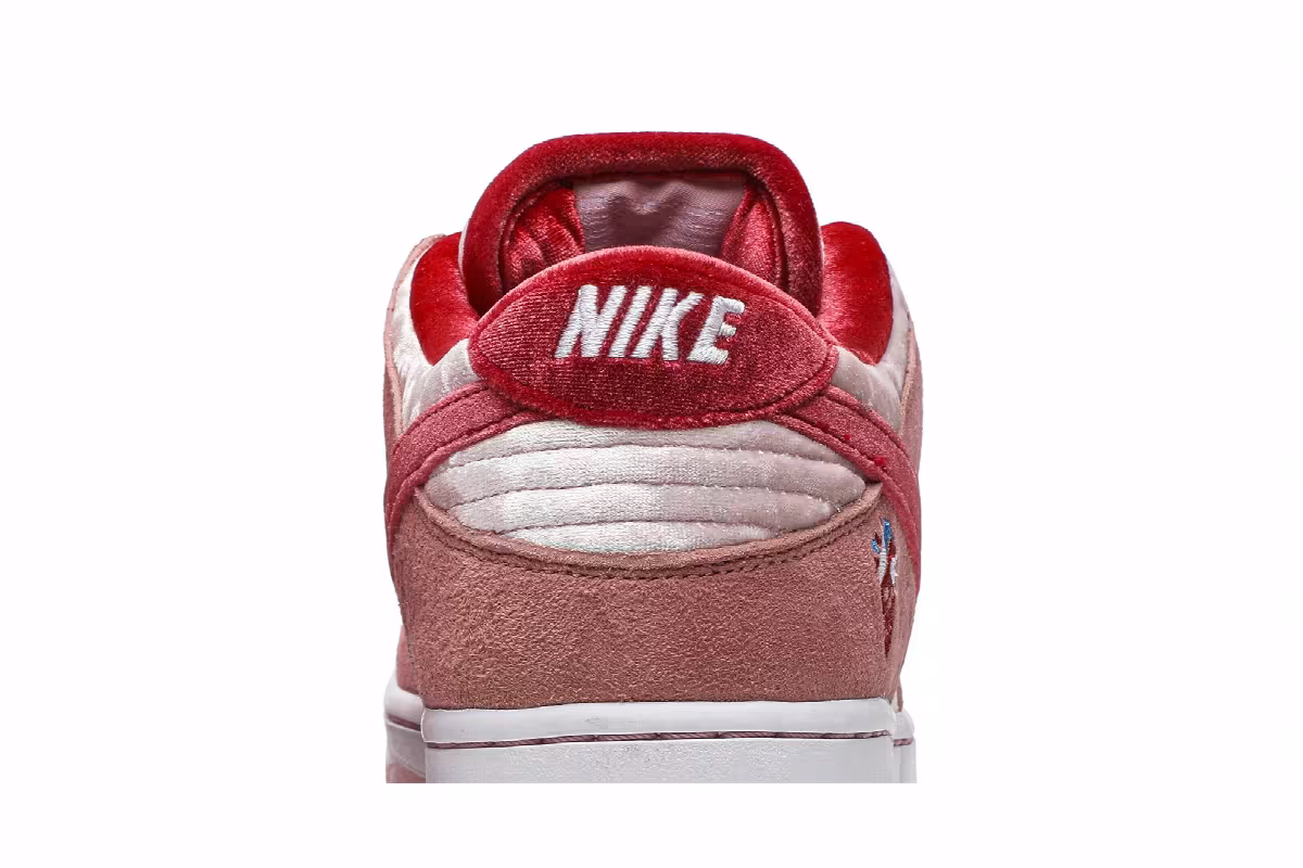 StrangeLove x Nike Dunk Low SB Valentines Day, view 8