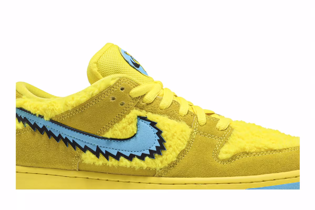 Grateful Dead x Nike Dunk Low SB Yellow Bear, view 3