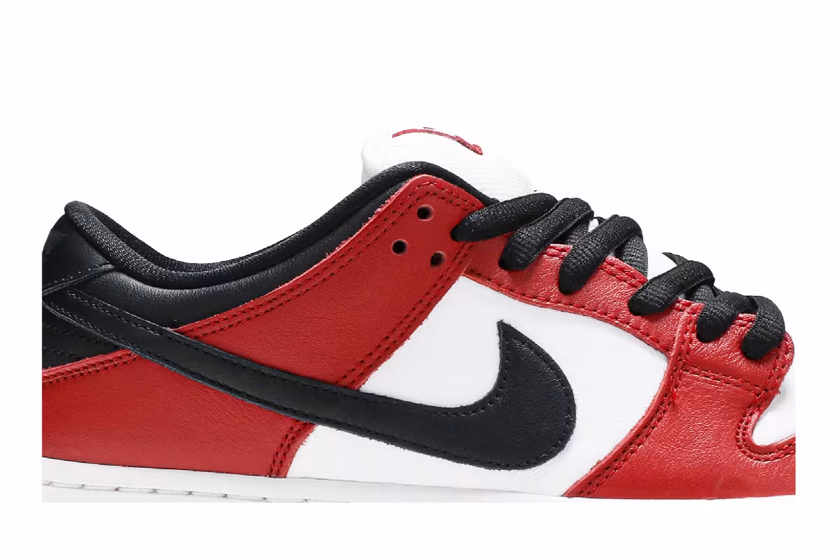 Nike Dunk Low SB J-Pack Chicago, view 3