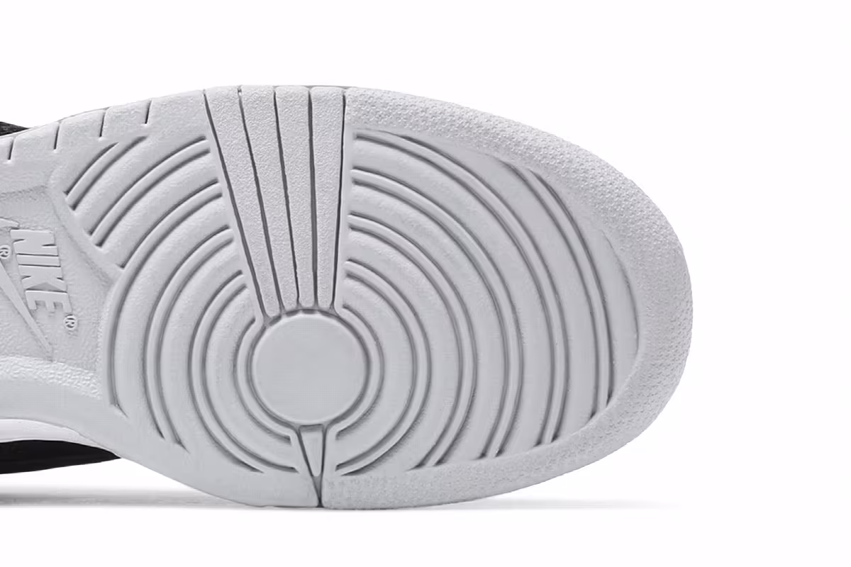 Medicom Toy x Nike Dunk Low SB BE@RBRICK, view 6