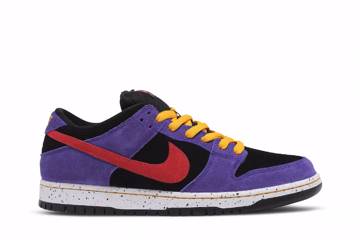 Nike Dunk Low Pro SB ACG Terra, view 2