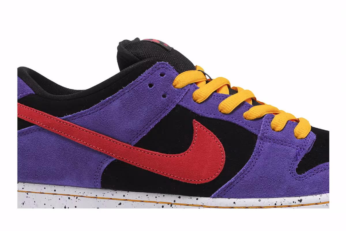 Nike Dunk Low Pro SB ACG Terra, view 3