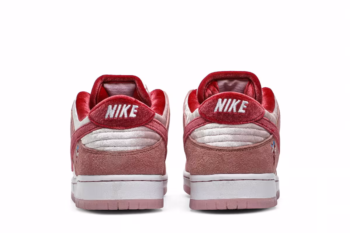 StrangeLove x Nike Dunk Low SB Valentine's Day, view 7