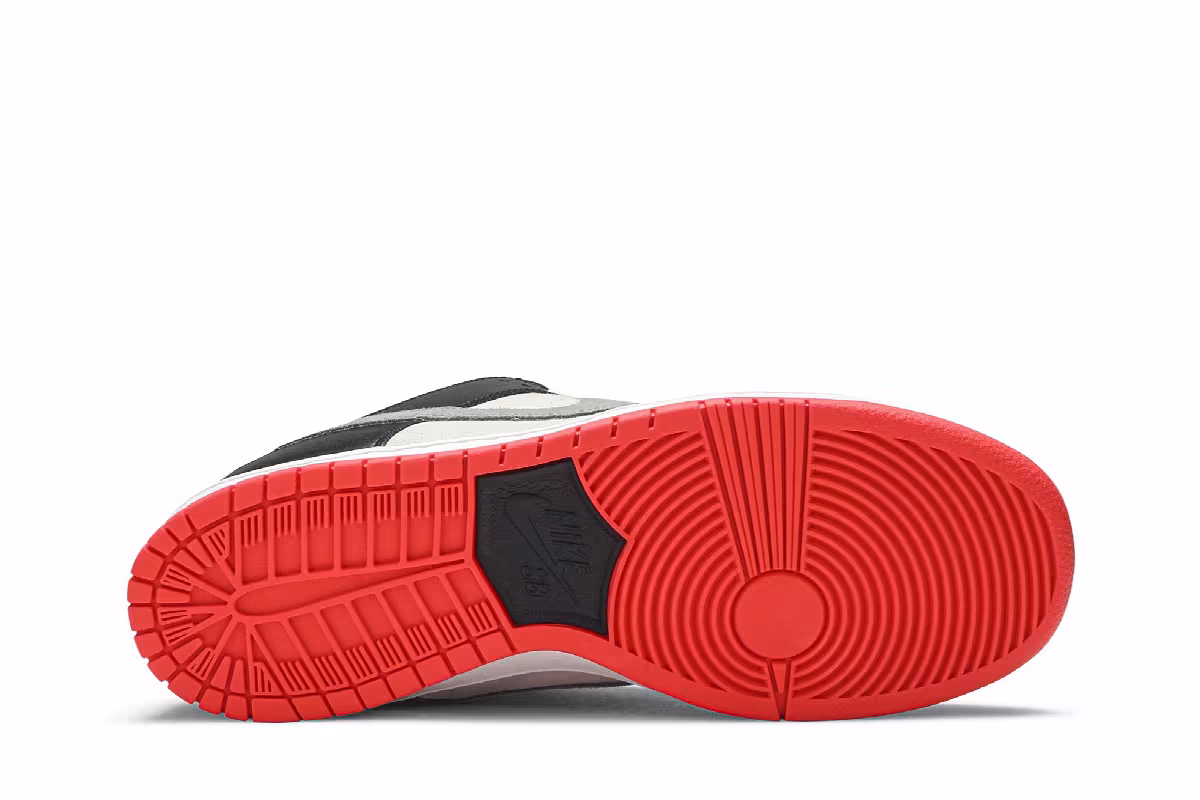 Nike Dunk Low SB AM90 Infrared, view 5