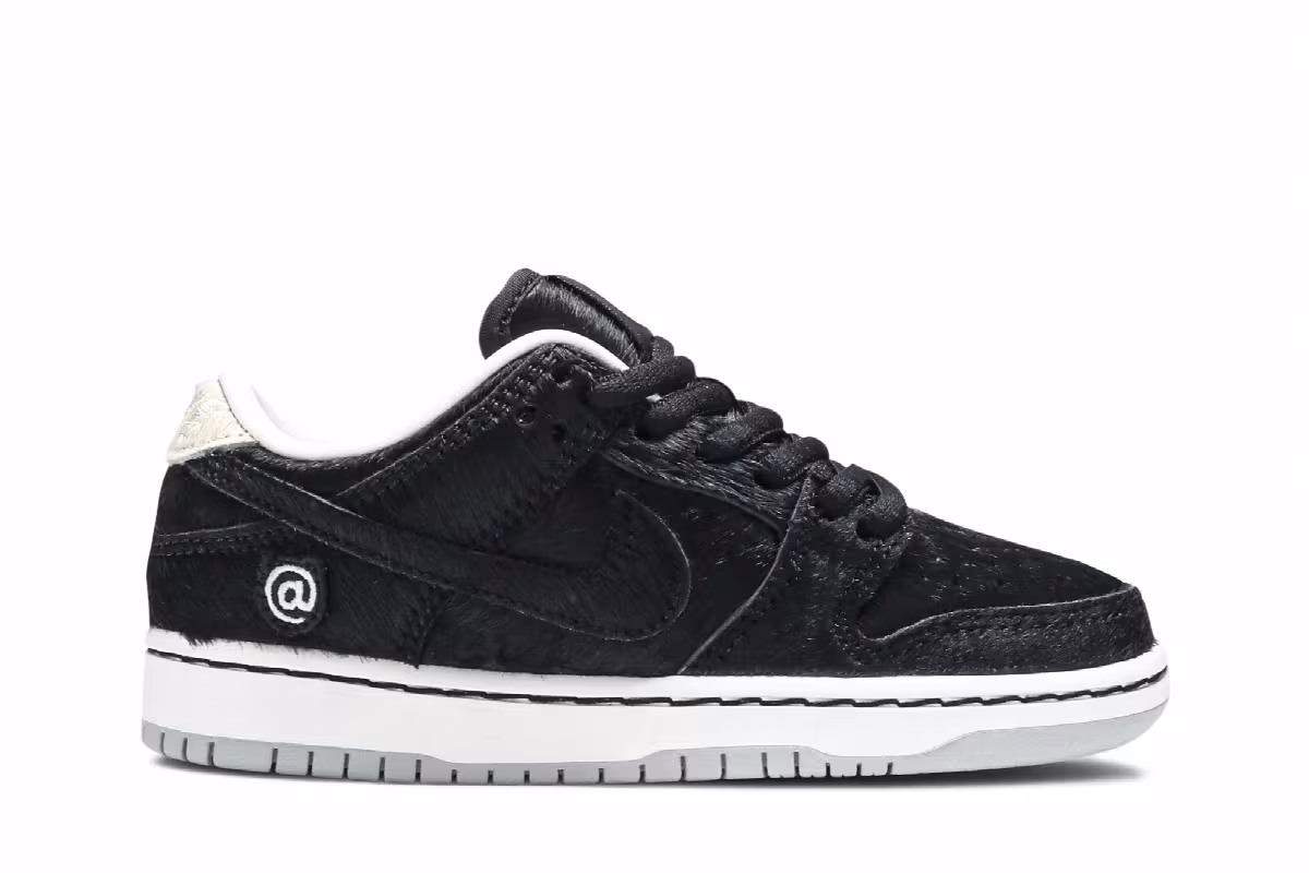 Medicom Toy x Nike Dunk Low SB PS BE@RBRICK, view 2
