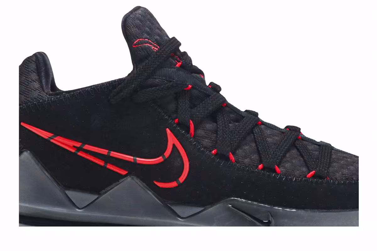 Nike LeBron 17 Low Bred, view 3