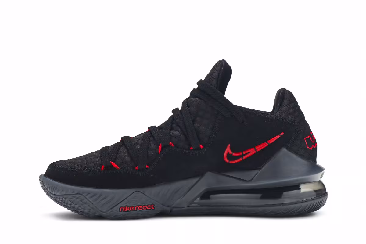 Nike LeBron 17 Low Bred, view 4