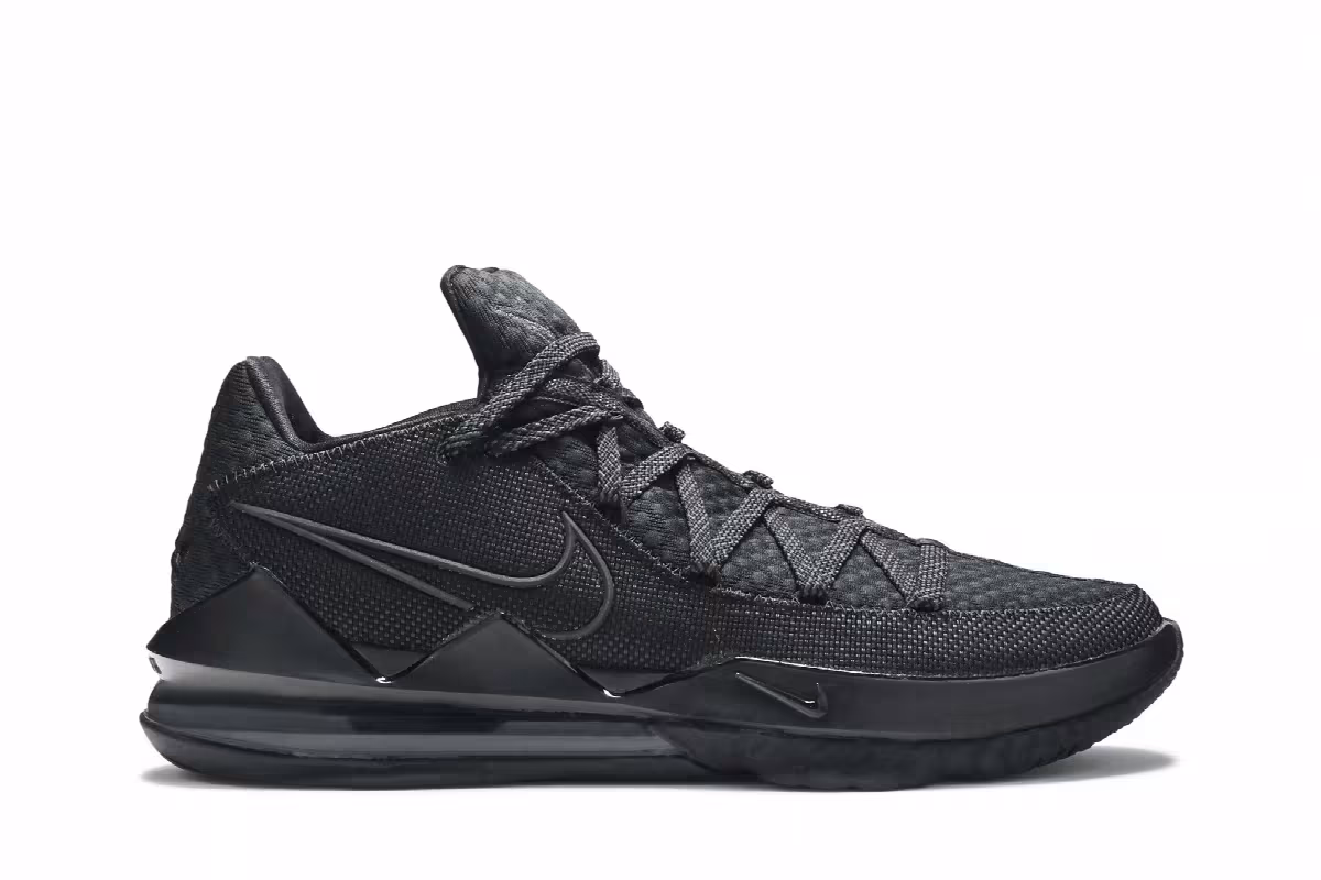 Nike LeBron 17 Low Triple Black, view 2