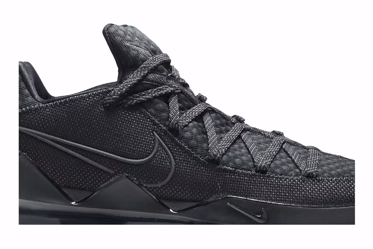 Nike LeBron 17 Low Triple Black, view 3