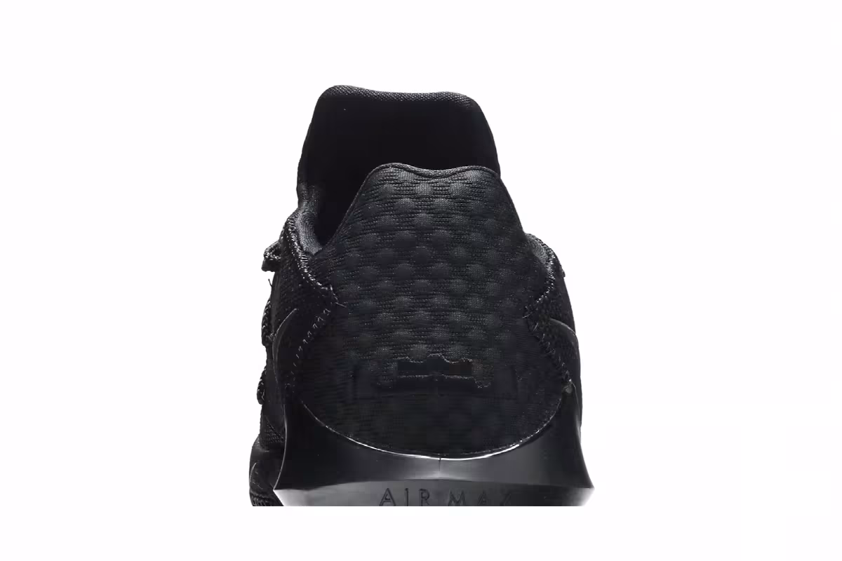 Nike LeBron 17 Low Triple Black, view 8