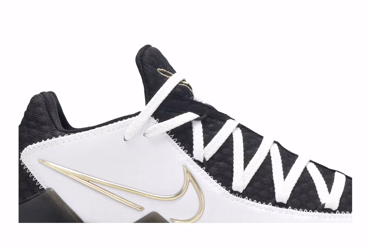 Nike LeBron 17 Low Metallic Gold, view 3