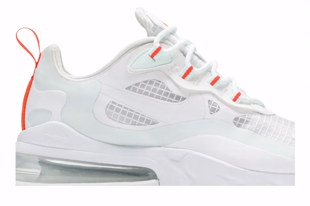 Nike Women's Air Max 270 React SE Hyper Crimson, view 3