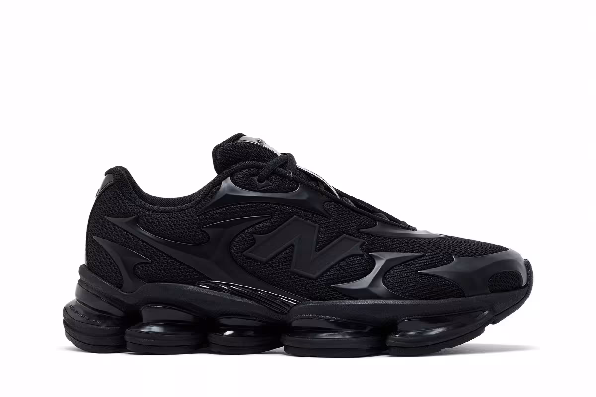 New Balance 2000 Black Metallic, view 2