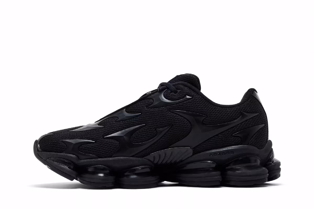 New Balance 2000 Black Metallic, view 4
