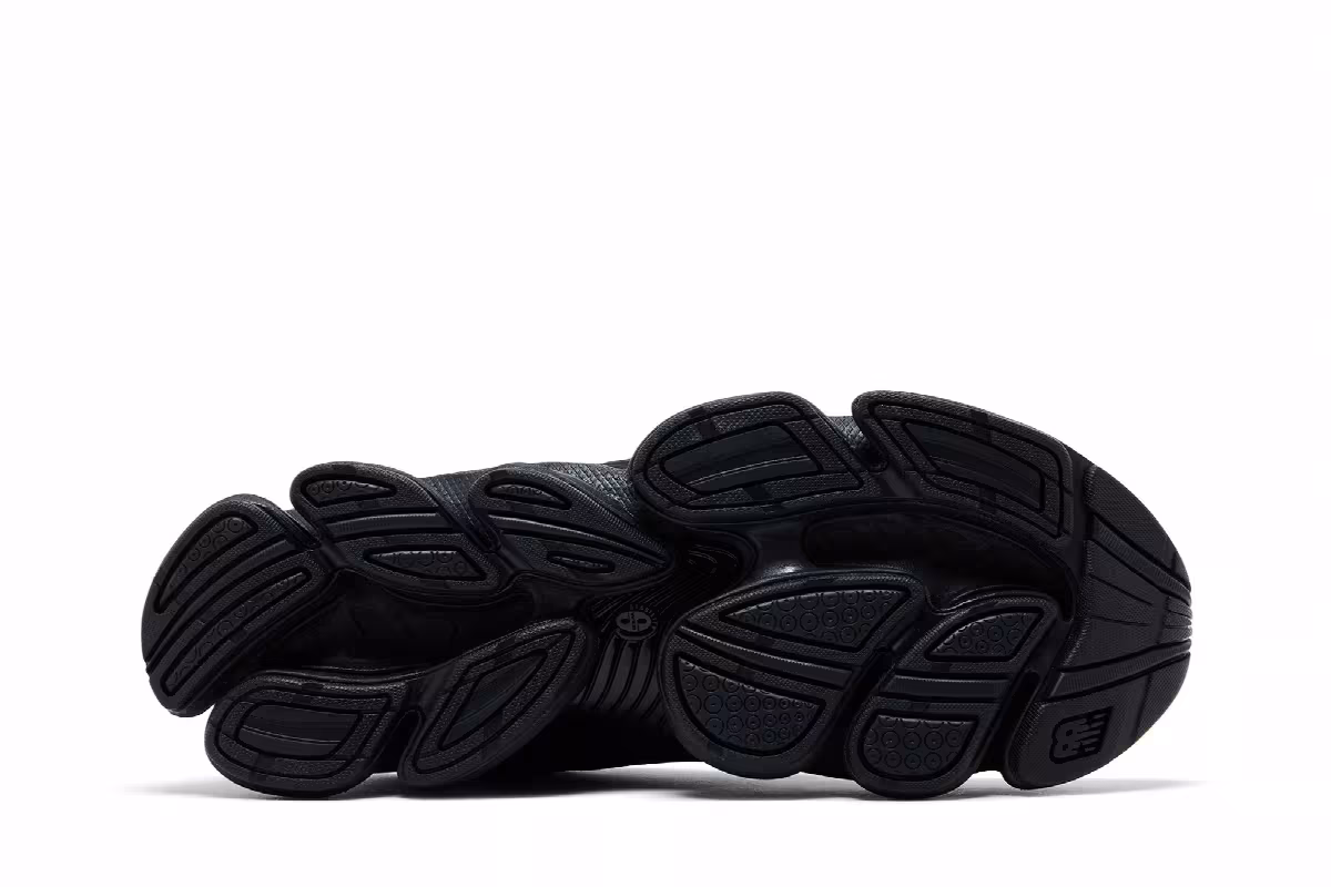 New Balance 2000 Black Metallic, view 5