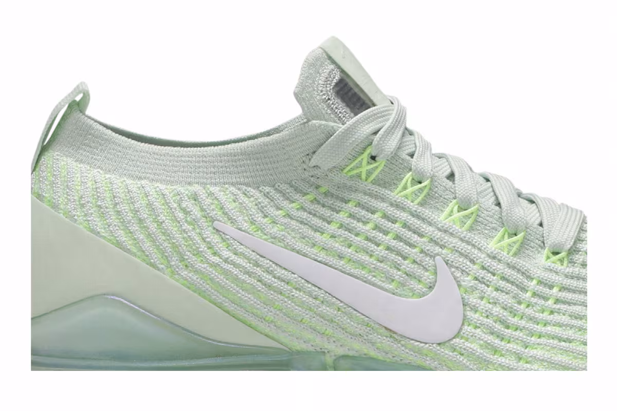Nike Women's Air VaporMax Flyknit 3 Jade Aura, view 3