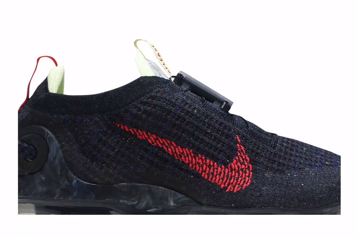 Nike Air VaporMax 2020 Flyknit Obsidian Siren Red, view 3