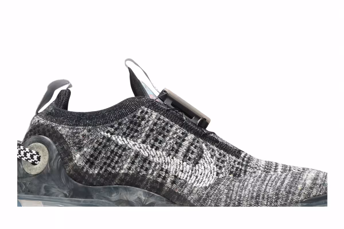 Nike Women's Air Vapormax 2020 Flyknit Oreo, view 3
