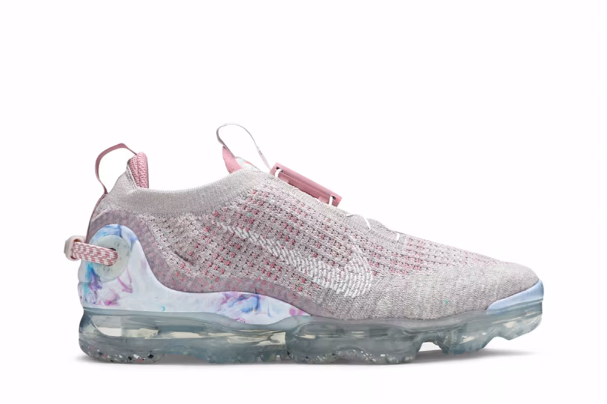 Nike Women's Air VaporMax 2020 Flyknit Light Arctic Pink, view 2