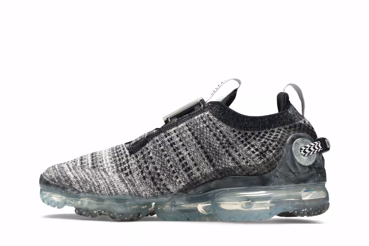 Nike Air VaporMax 2020 Flyknit Oreo, view 4