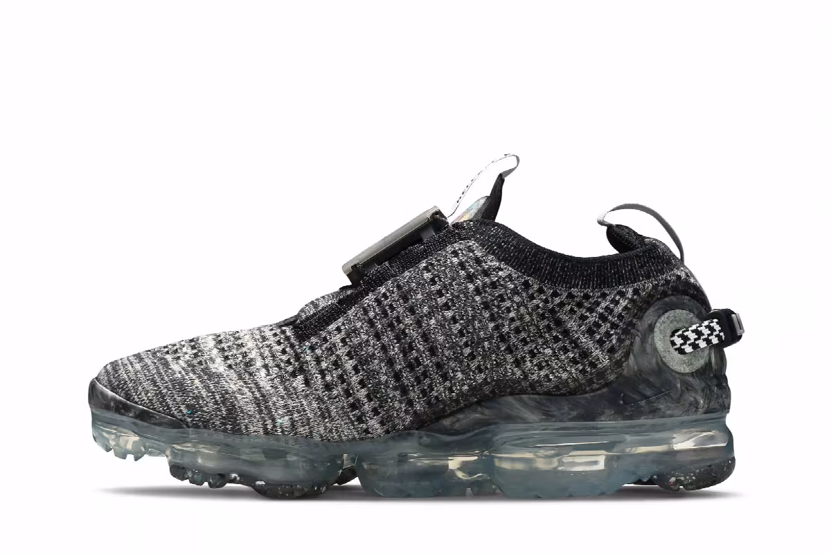 Nike Air VaporMax 2020 Flyknit GS Oreo, view 4