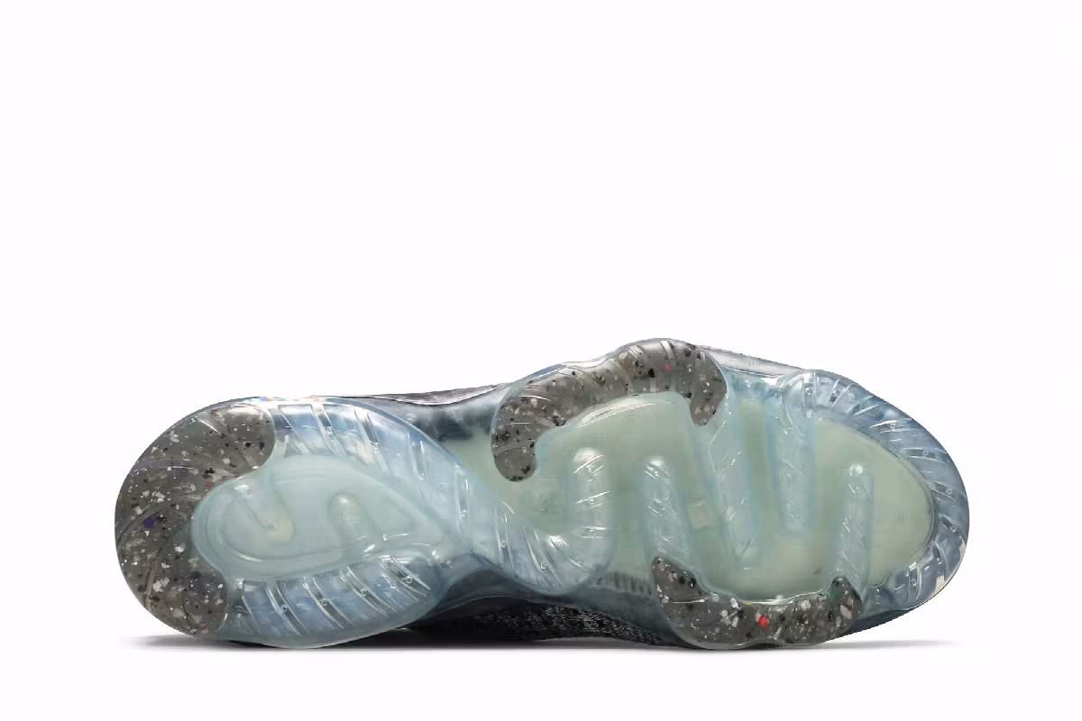 Nike Air VaporMax 2020 Flyknit GS Oreo, view 5
