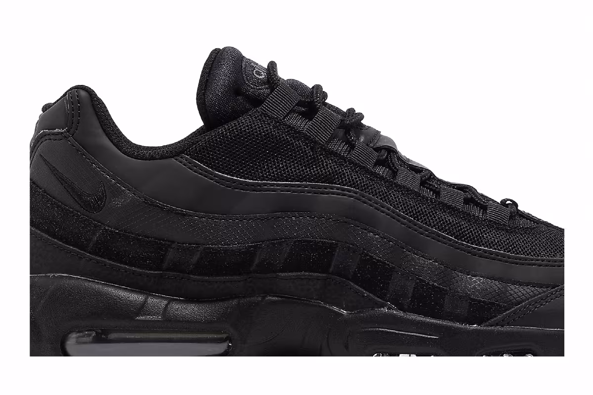 Nike Air Max 95 Essential Triple Black, view 3