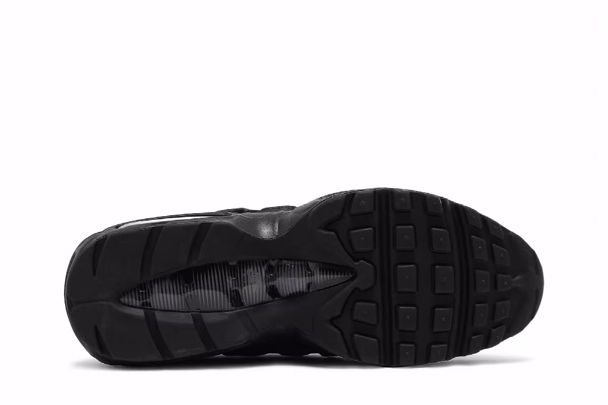 Nike Air Max 95 Essential Triple Black, view 5