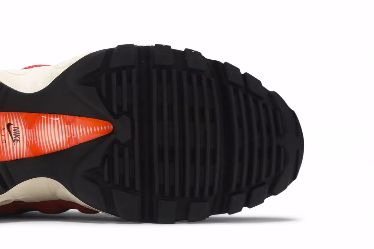 Nike Air Max 95 Winterized Villain Red, view 6