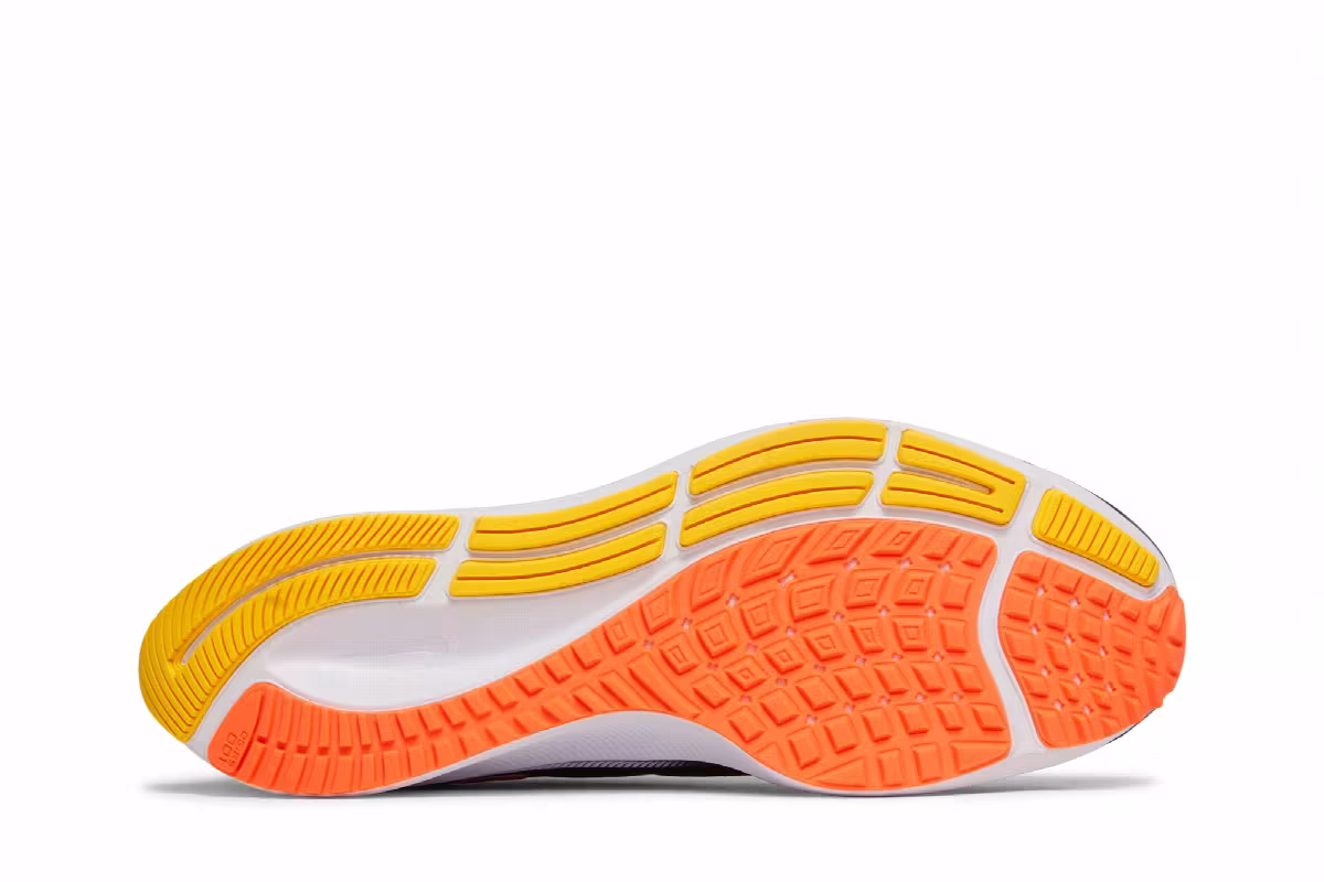 Nike Air Zoom Pegasus 37 Black Bright Mango, view 5