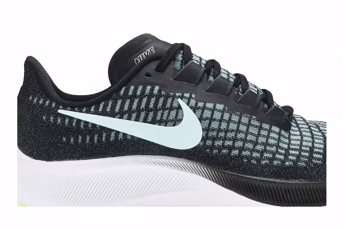 Nike Women's Air Zoom Pegasus 37 Black Glacier Ice, view 3