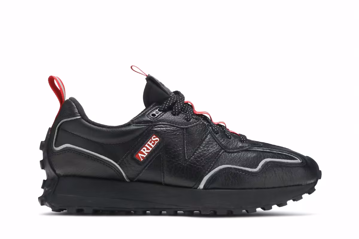 Aries x New Balance 327 INVINCIBLE II - Black, view 2