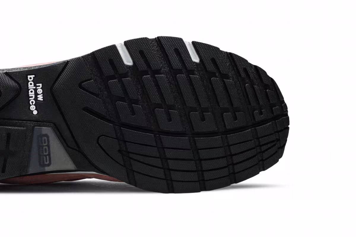 Joe Freshgoods x Don't Be Mad x New Balance 992 Made in USA Anatomy of a Heart, view 6