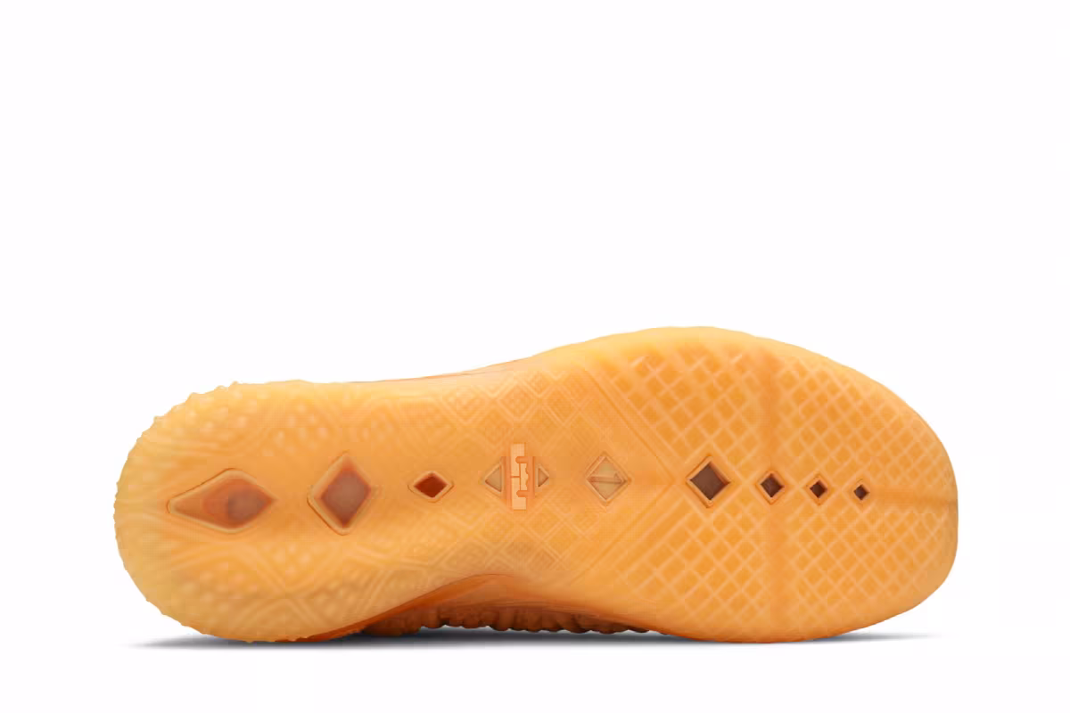 Nike LeBron 18 Sisterhood, view 5